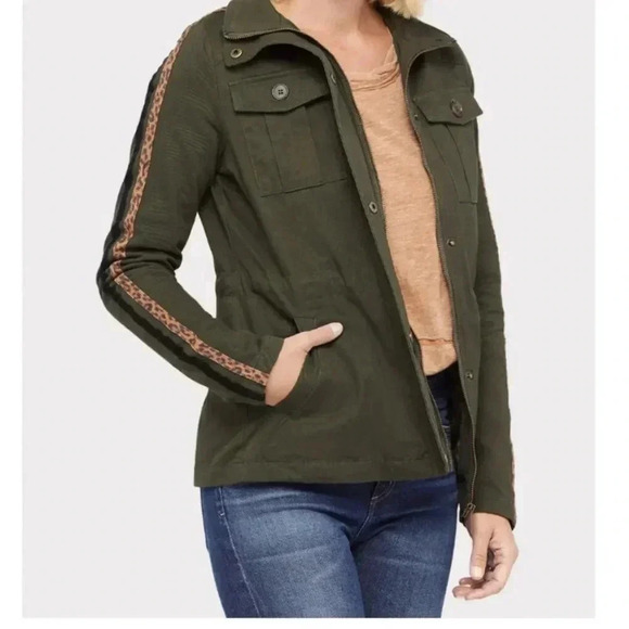 Peyton Jensen Jackets & Blazers - Peyton Jensen XS military olive green jacket with animal print detail on sleeve